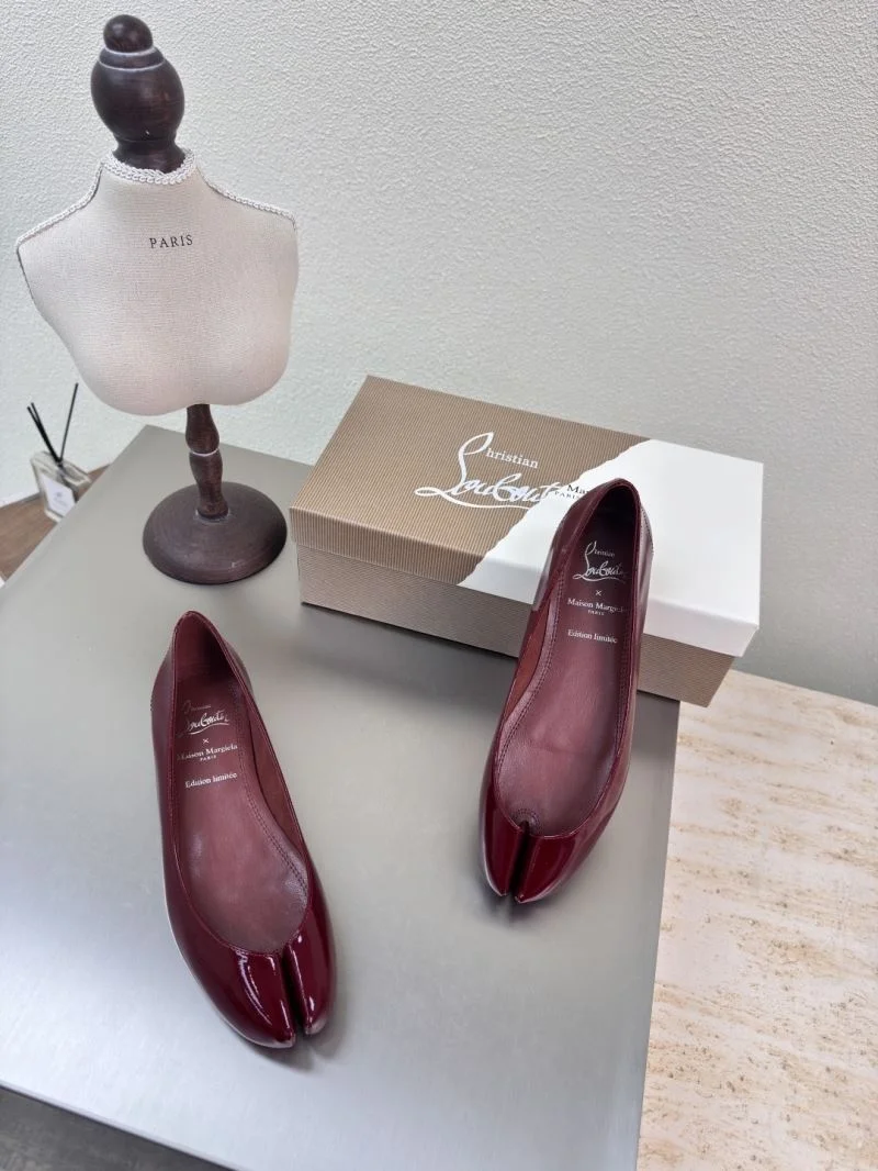 Functional Christian Louboutin Flat Shoes 22742
