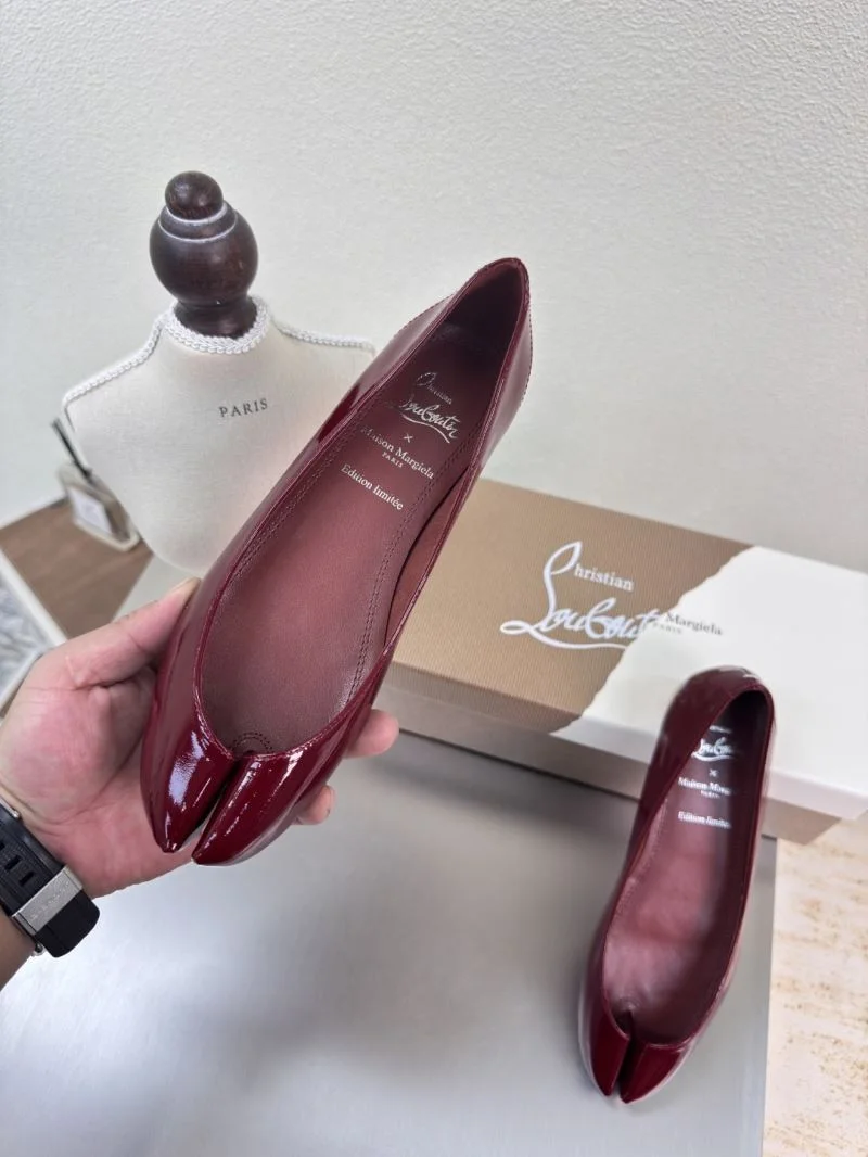 Functional Christian Louboutin Flat Shoes 22742