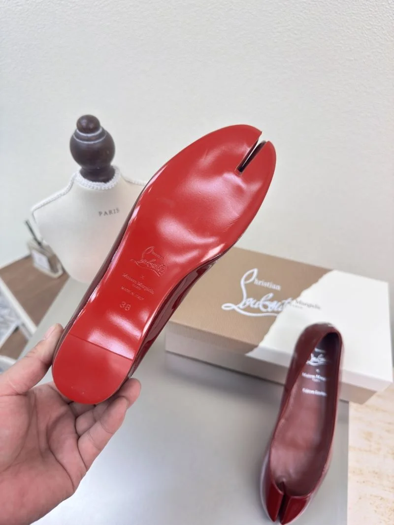 Functional Christian Louboutin Flat Shoes 22742