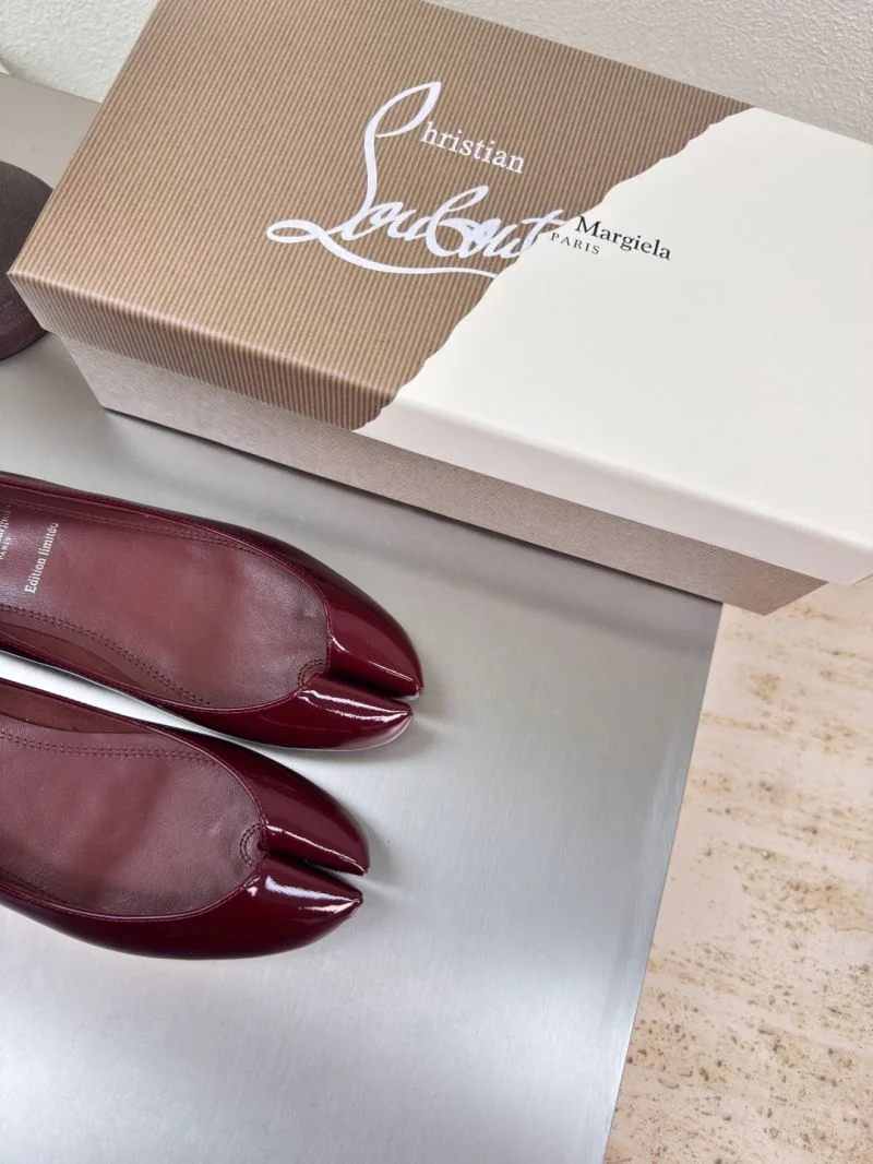 Functional Christian Louboutin Flat Shoes 22742