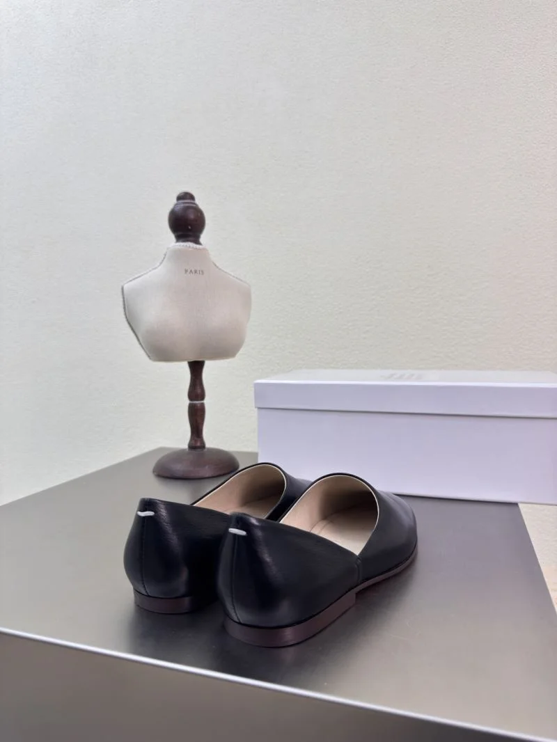 Flexible Christian Louboutin Flat Shoes 22745