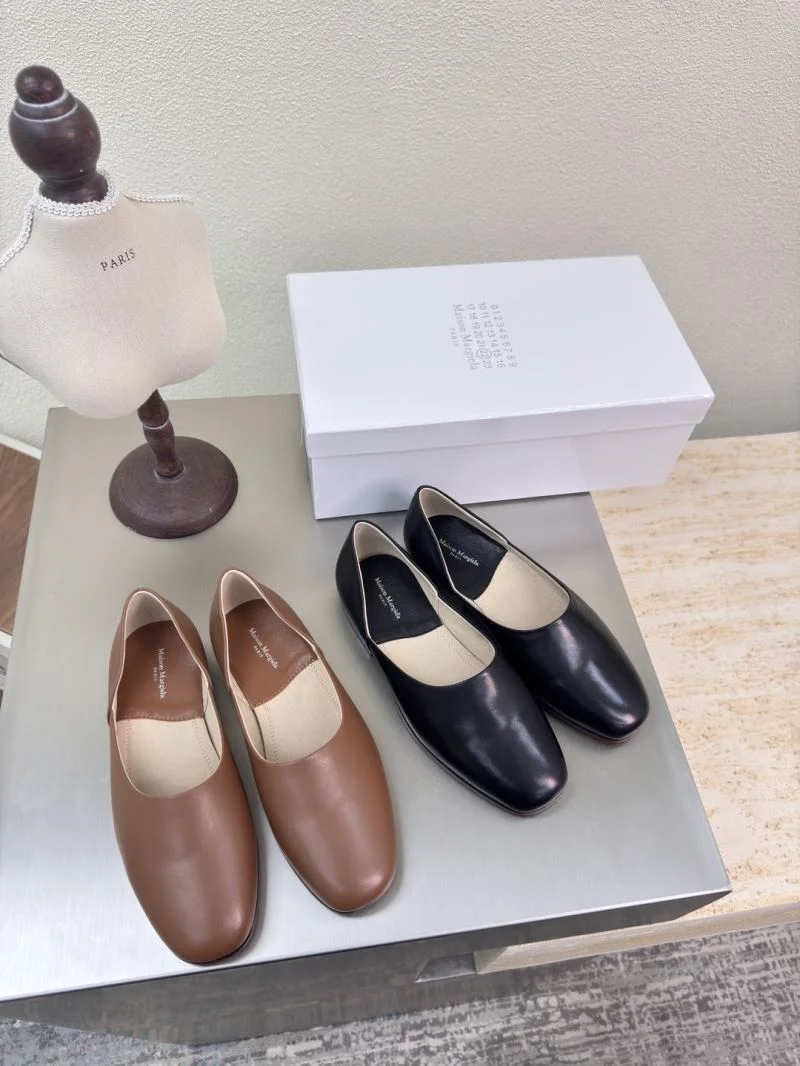 Flexible Christian Louboutin Flat Shoes 22745
