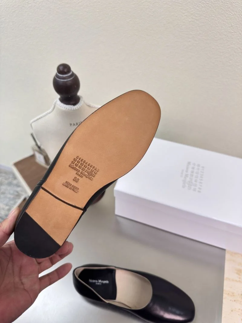 Flexible Christian Louboutin Flat Shoes 22745