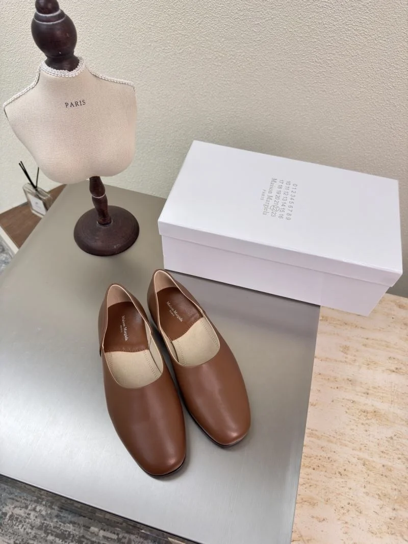FastDry Christian Louboutin Flat Shoes 22743