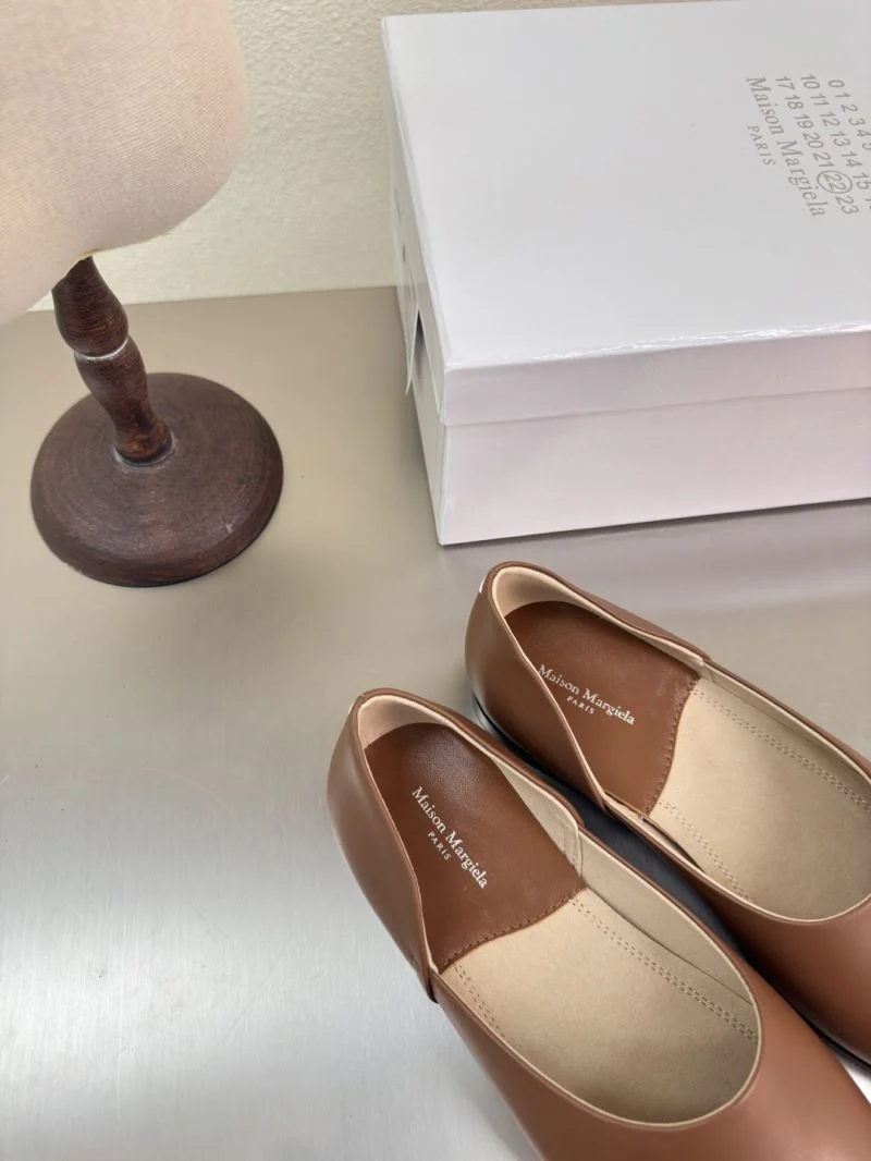 FastDry Christian Louboutin Flat Shoes 22743