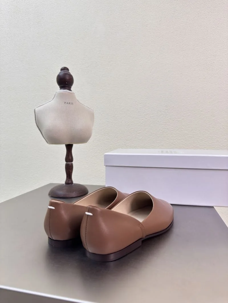 FastDry Christian Louboutin Flat Shoes 22743