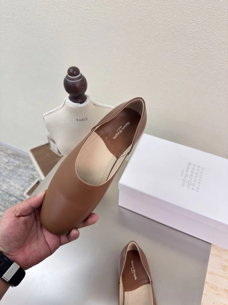 FastDry Christian Louboutin Flat Shoes 22743