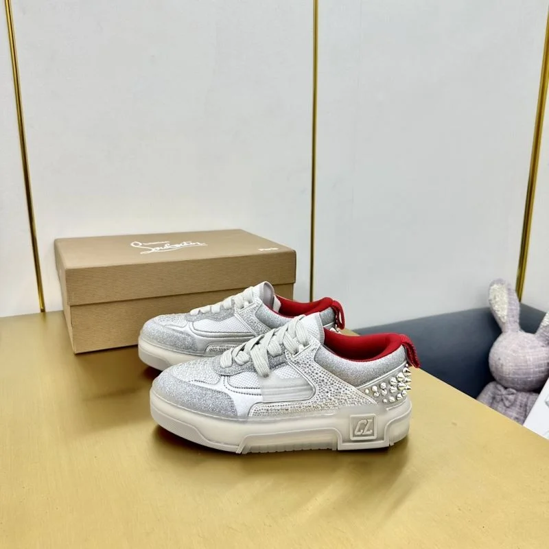 Chic Christian Louboutin Low Shoes 22780