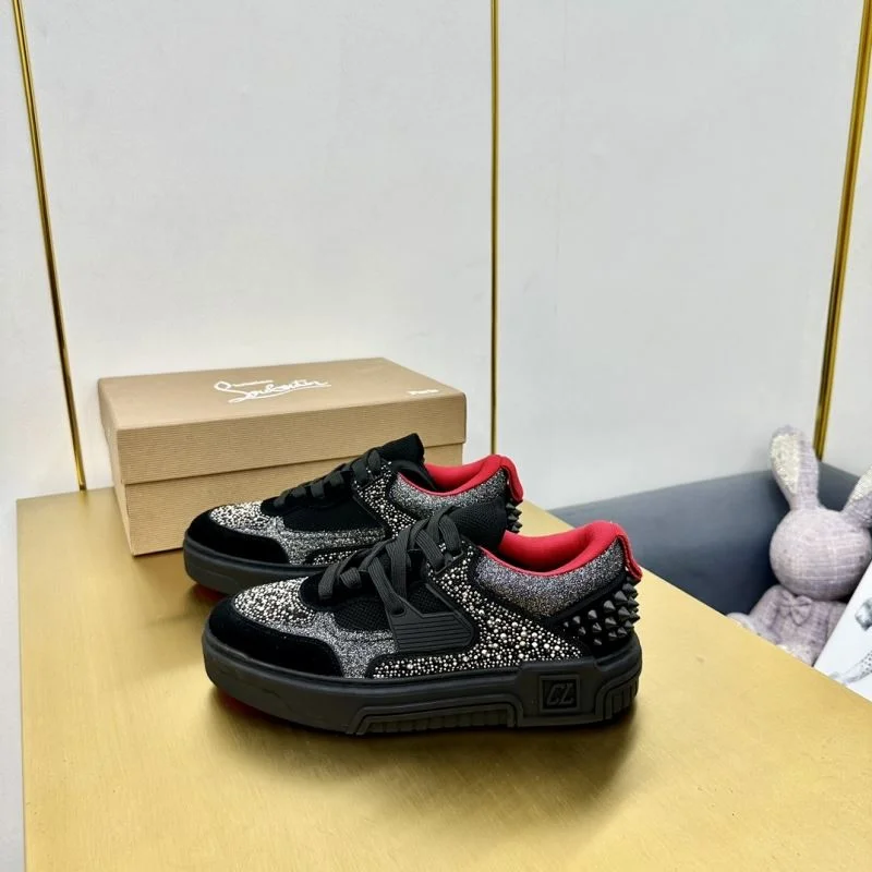 StreetReady Christian Louboutin Low Shoes 22781
