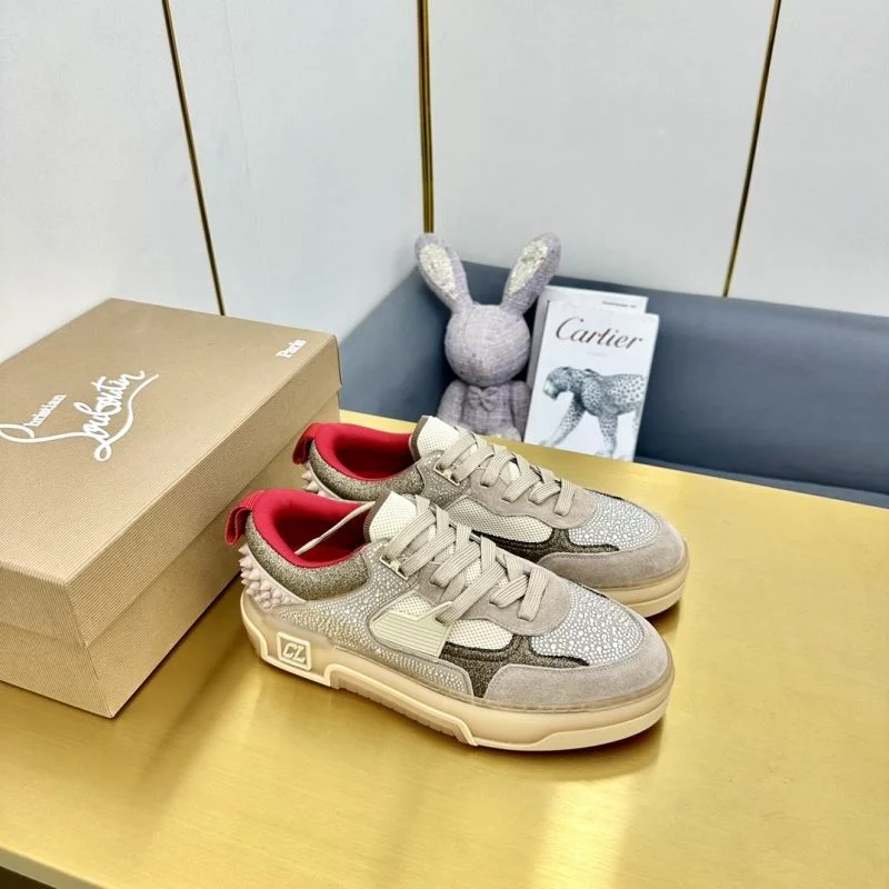 Christian Louboutin Low Shoes Versatile 22775