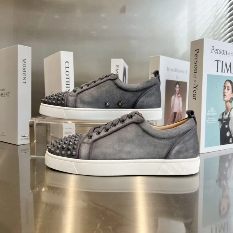 Timeless Christian Louboutin Low Shoes 22679