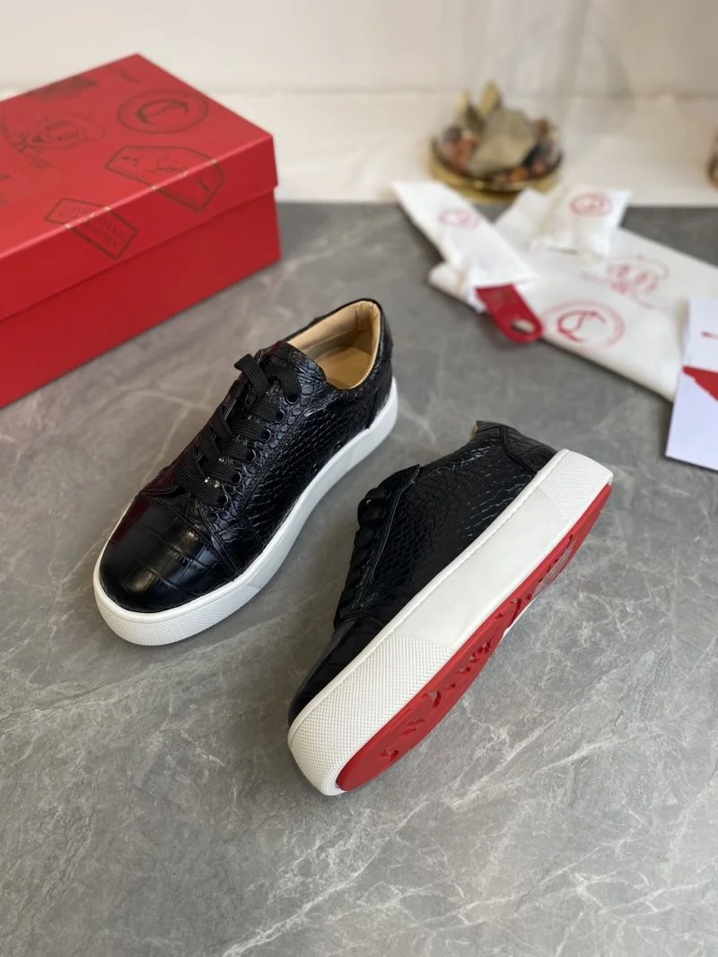 UrbanChic Christian Louboutin Low Shoes 22657