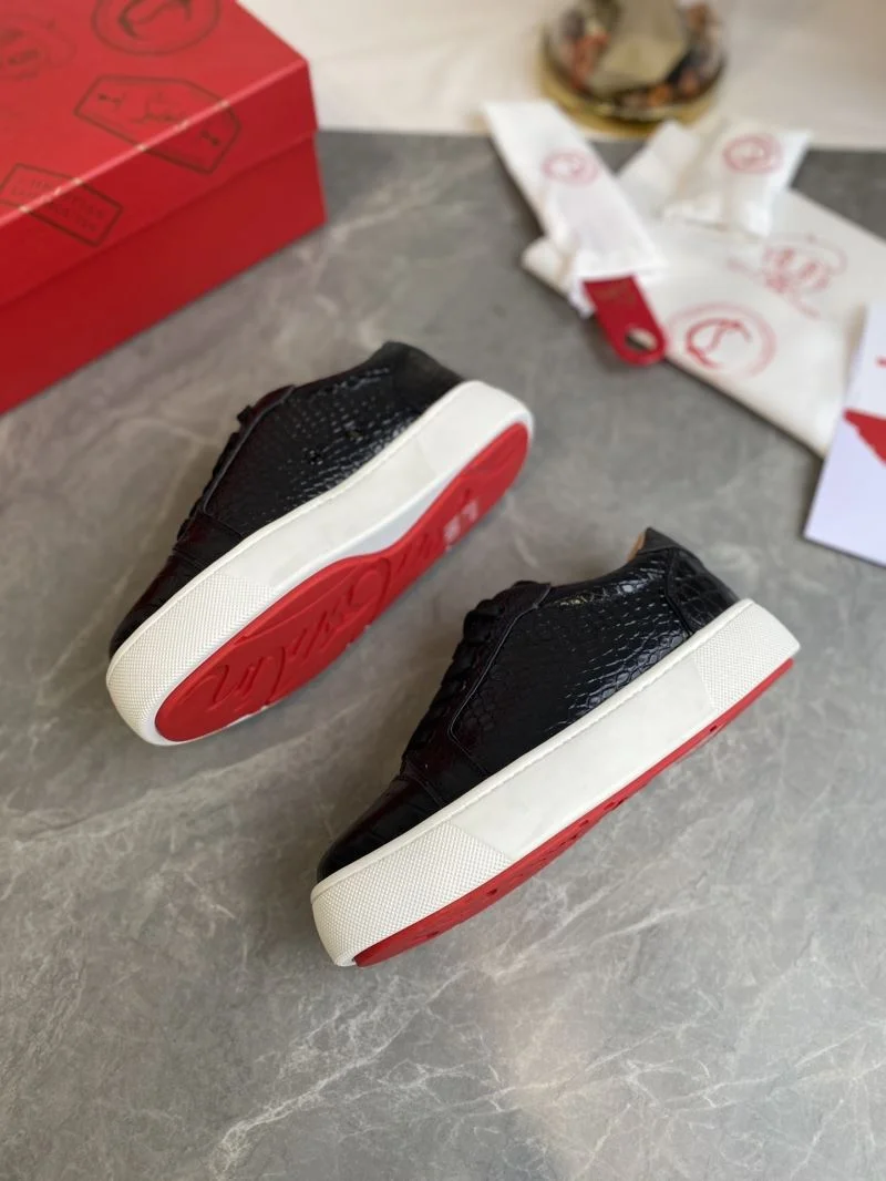 UrbanChic Christian Louboutin Low Shoes 22657
