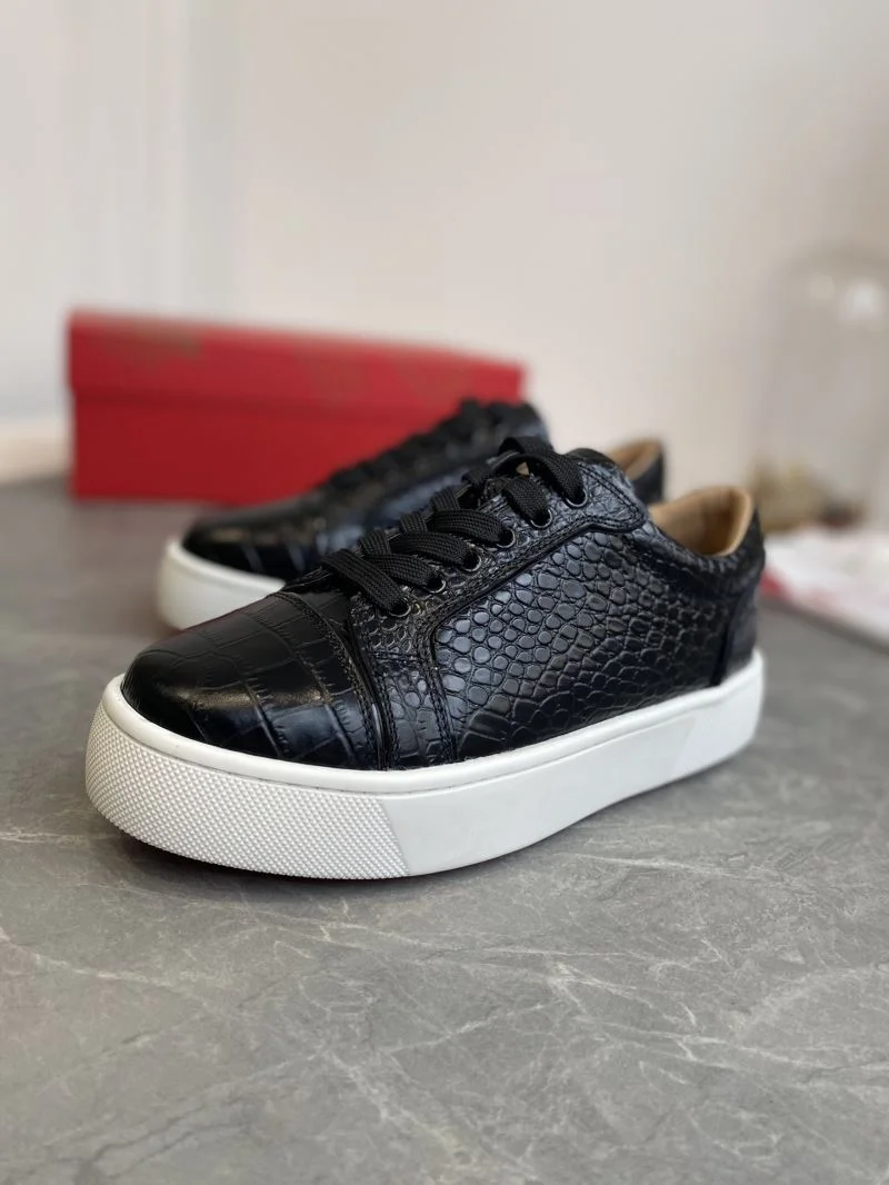 UrbanChic Christian Louboutin Low Shoes 22657