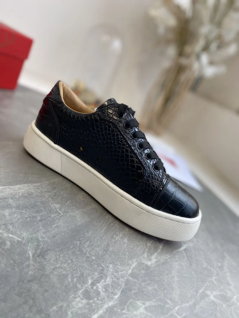 UrbanChic Christian Louboutin Low Shoes 22657