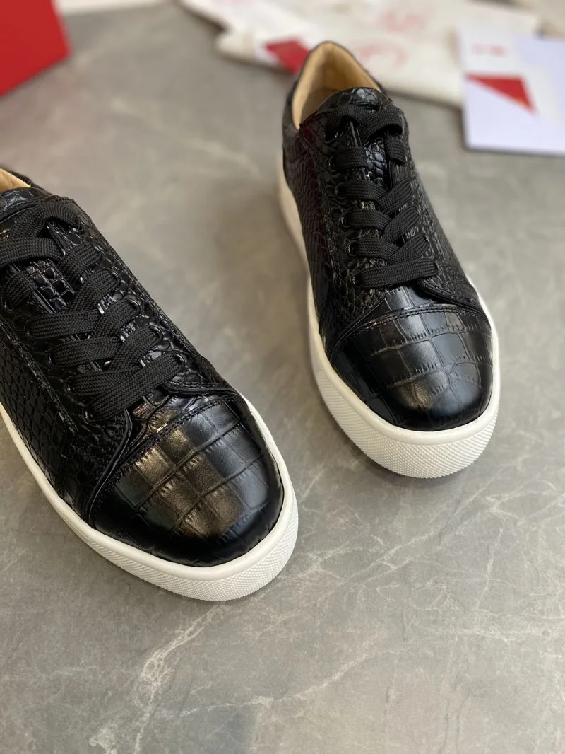 UrbanChic Christian Louboutin Low Shoes 22657