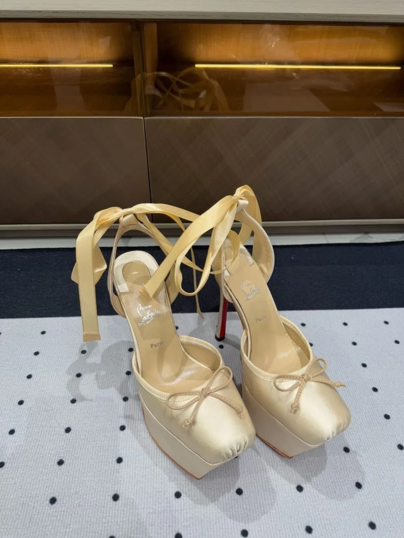 Christian Louboutin Sandals Fashionable 22603