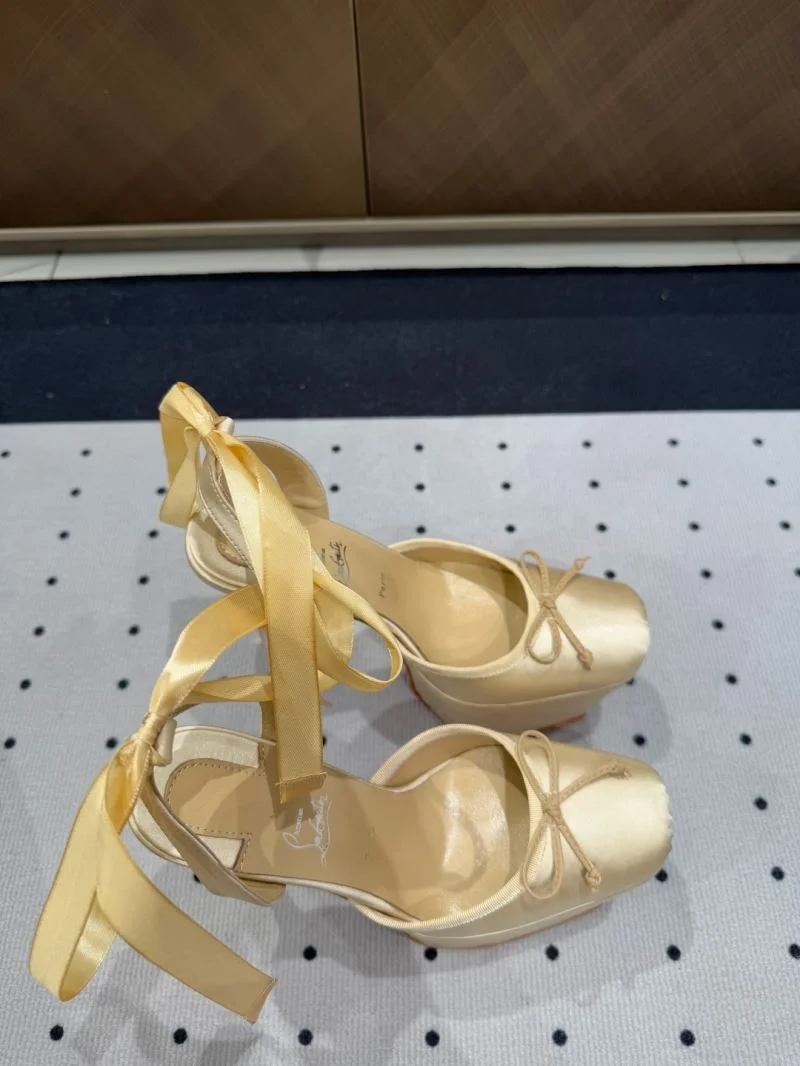 Christian Louboutin Sandals Fashionable 22603