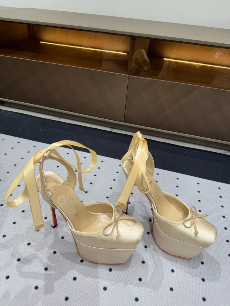 Christian Louboutin Sandals Fashionable 22603