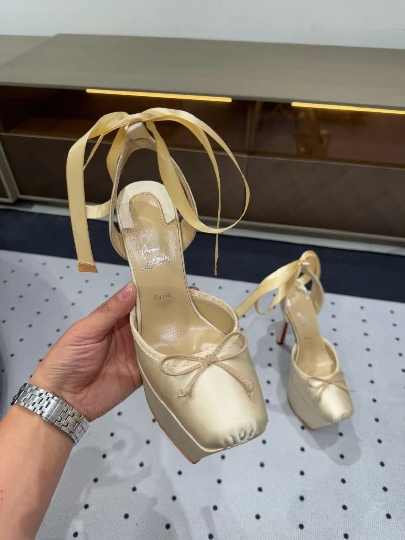 Christian Louboutin Sandals Fashionable 22603