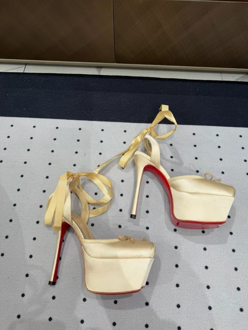 Christian Louboutin Sandals Fashionable 22603