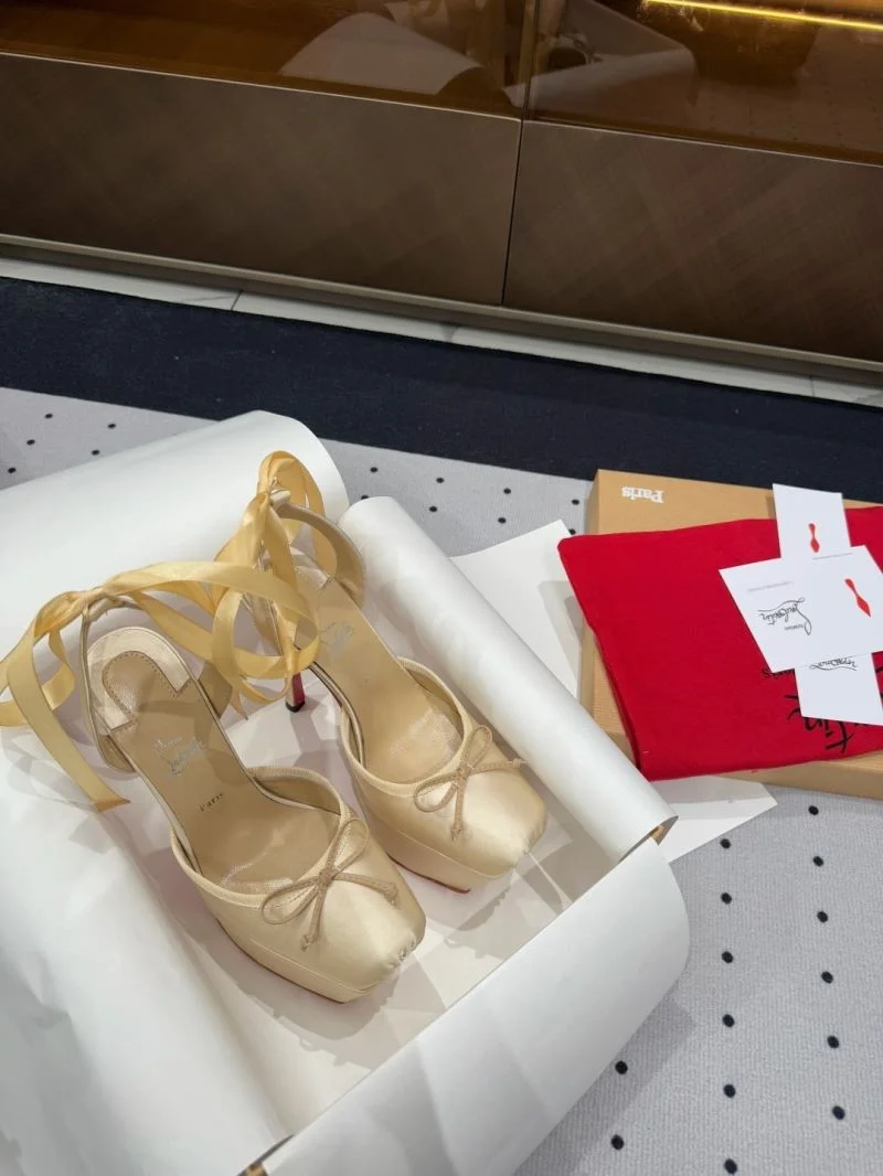 Christian Louboutin Sandals Fashionable 22603