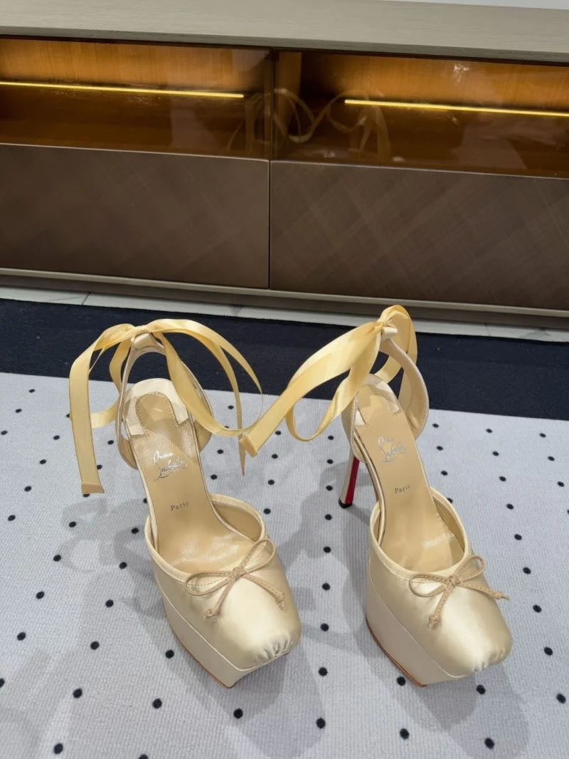 Christian Louboutin Sandals Fashionable 22603