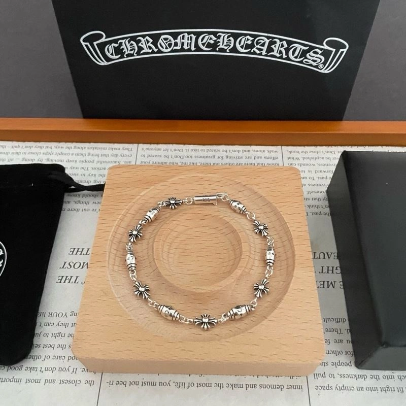 Compact Chrome Hearts Bracelets 241432