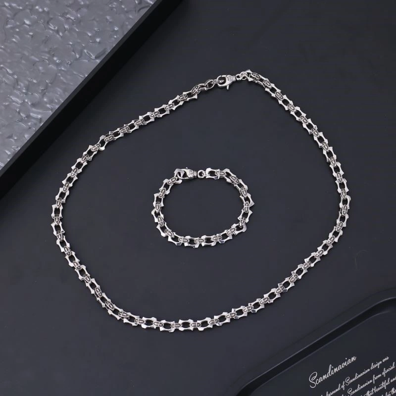 Fashionable Chrome Hearts Bracelets 238855