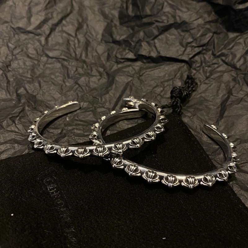Sleek Chrome Hearts Bracelets 237390