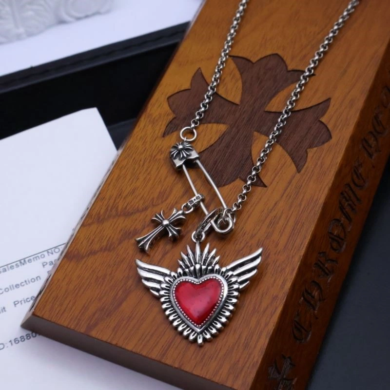 Fashionable Chrome Hearts Brooches 239674