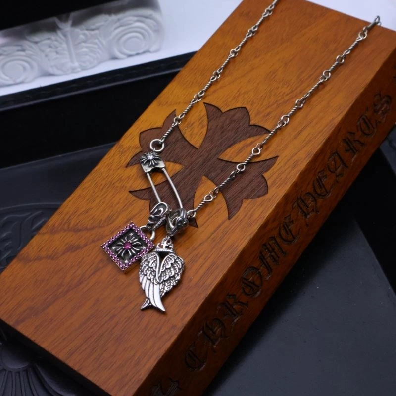 GoAnywhere Chrome Hearts Brooches 239683