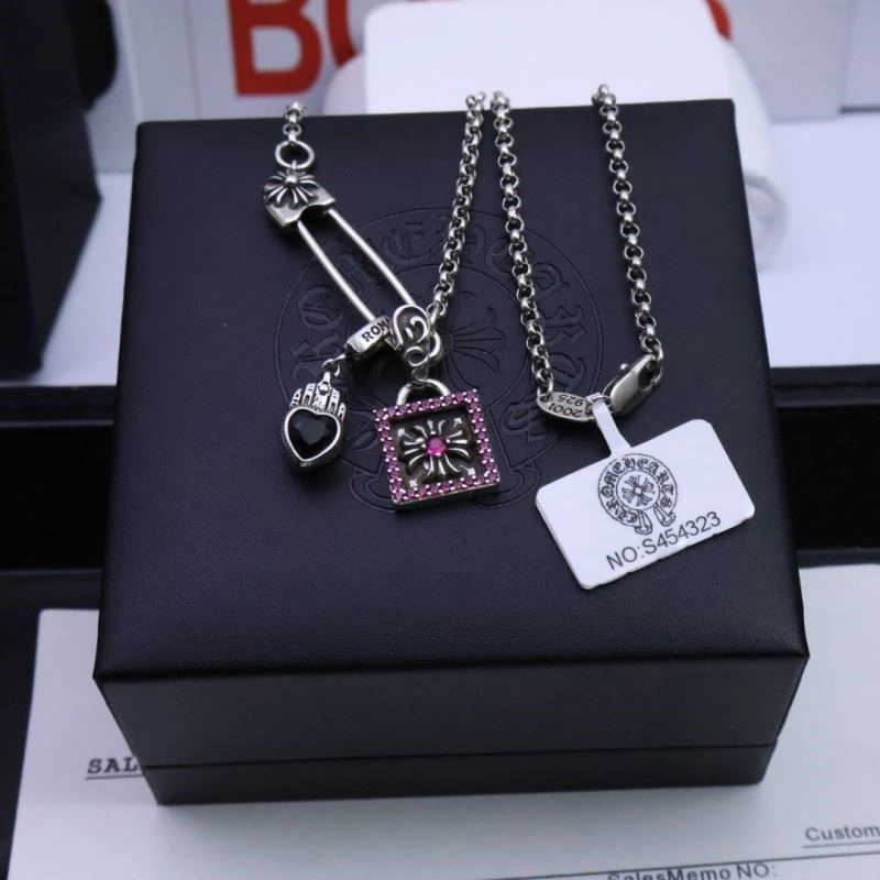 FashionForward Chrome Hearts Brooches 239661
