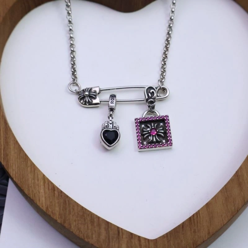 FashionForward Chrome Hearts Brooches 239661