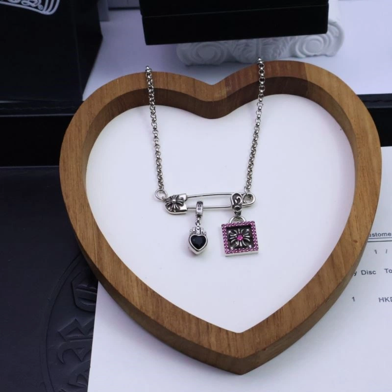 FashionForward Chrome Hearts Brooches 239661
