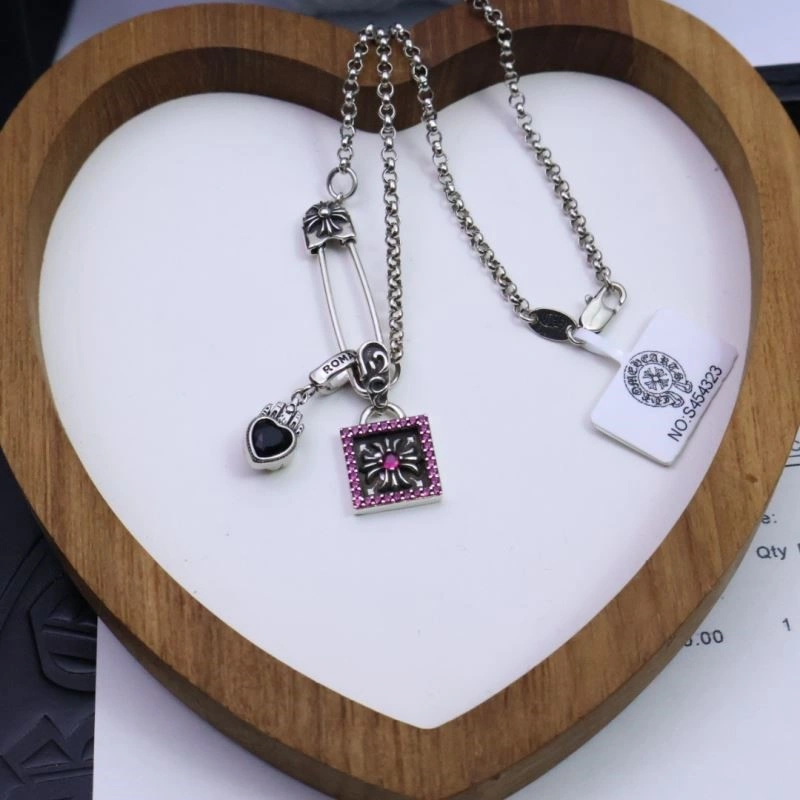 FashionForward Chrome Hearts Brooches 239661