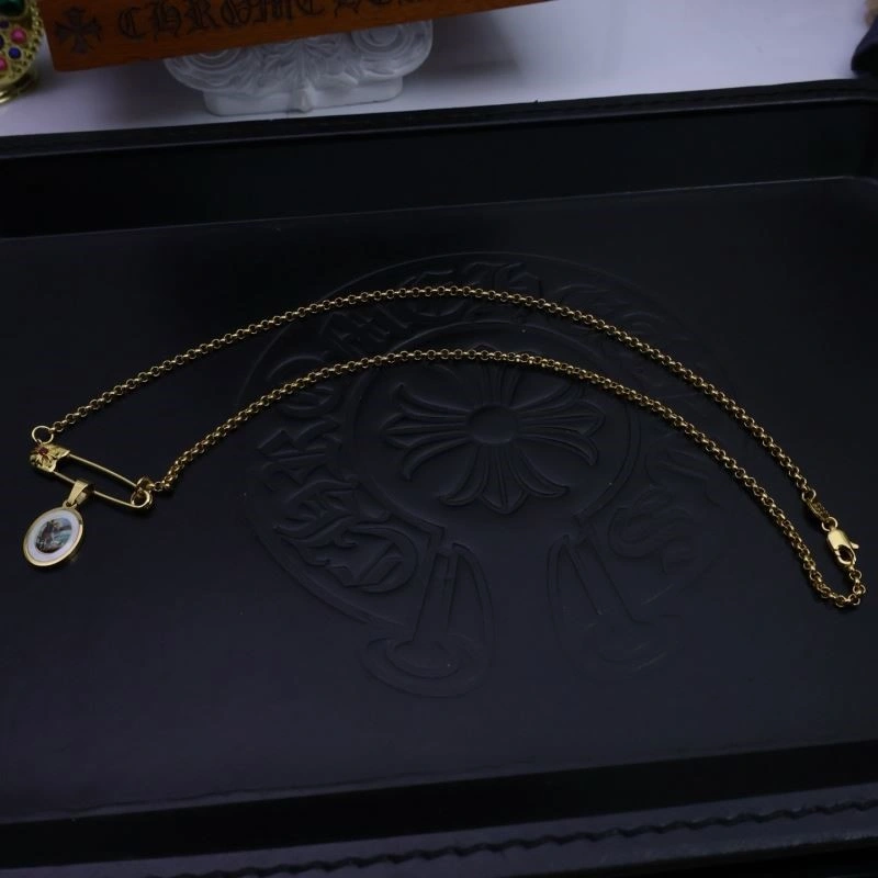 Compact Chrome Hearts Brooches 238813