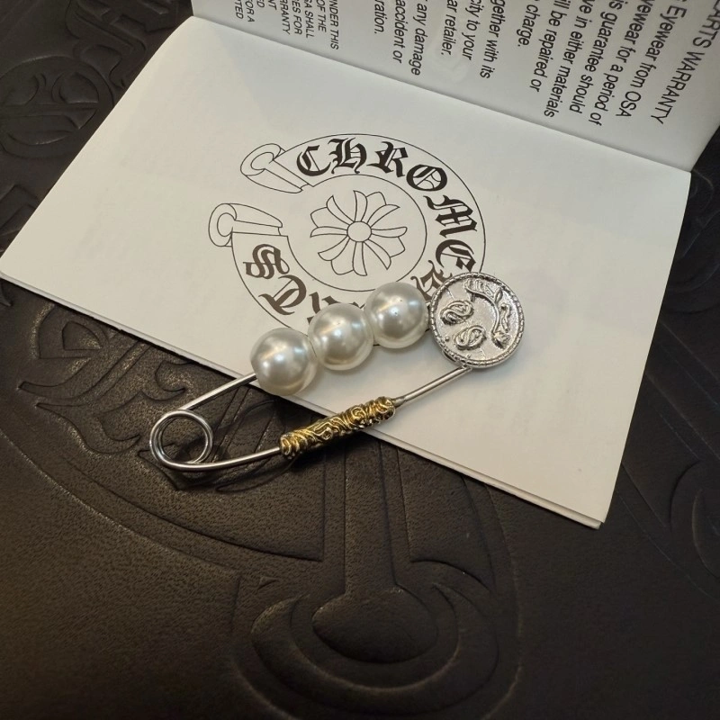 Premium Chrome Hearts Brooches 237070