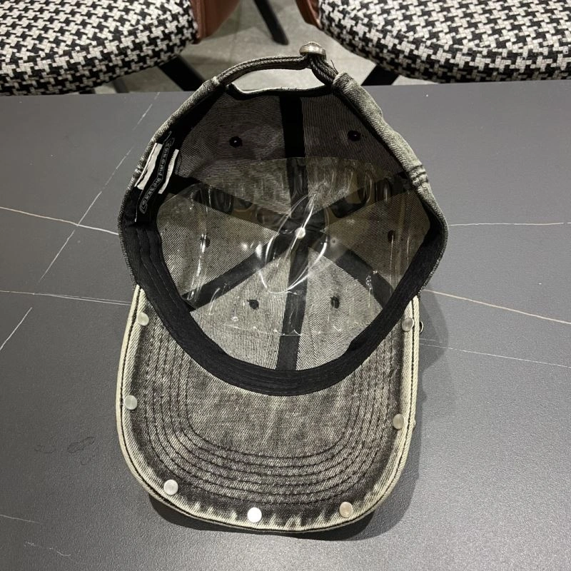 Compact Chrome Hearts Caps 259060