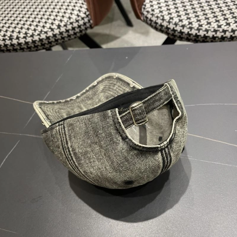 Compact Chrome Hearts Caps 259060