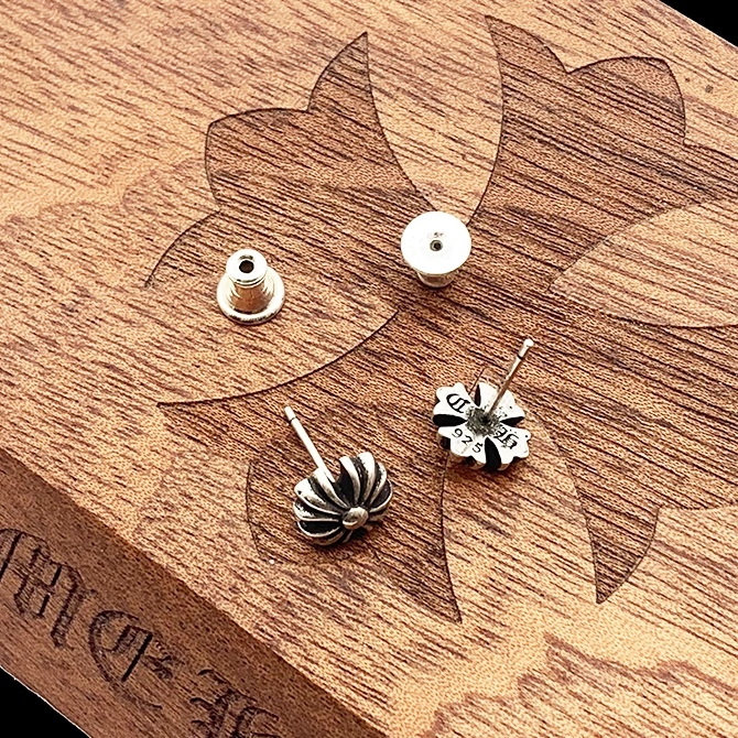 Chrome Hearts Earrings Sporty 240737