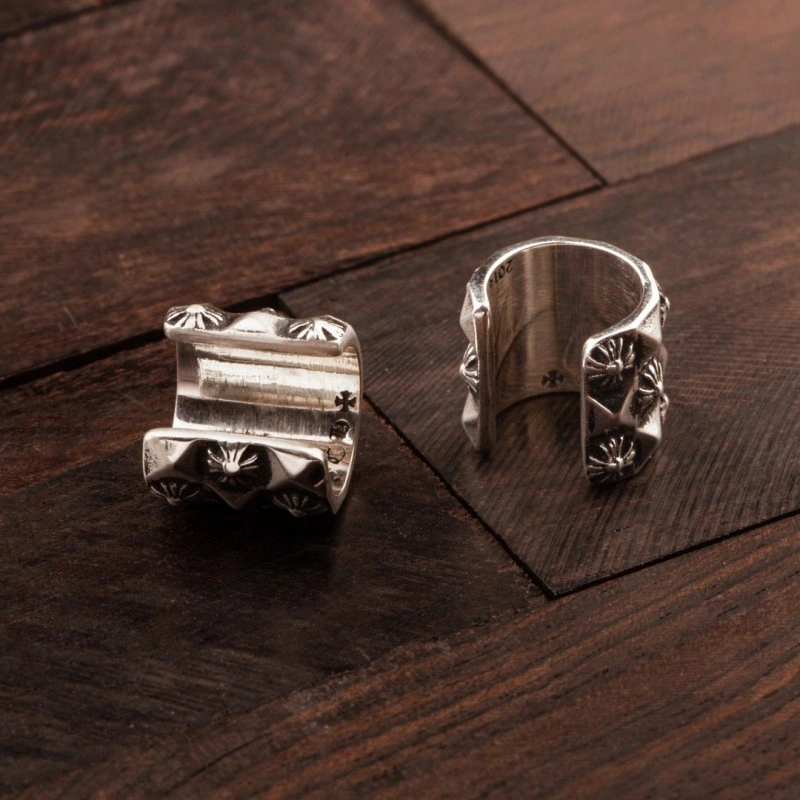 Lightweight Chrome Hearts Earrings 237061