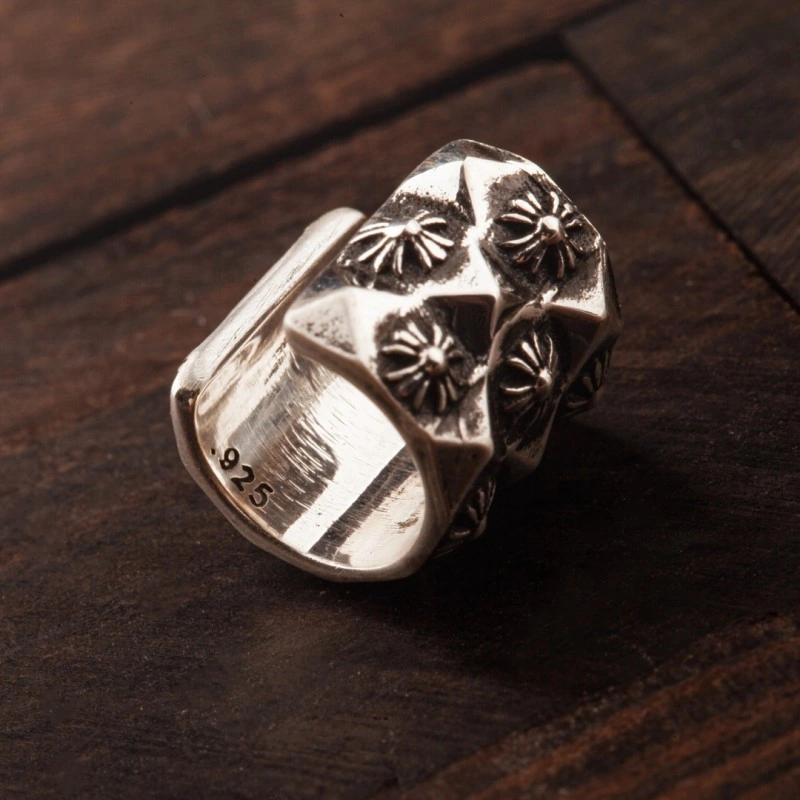 Lightweight Chrome Hearts Earrings 237061