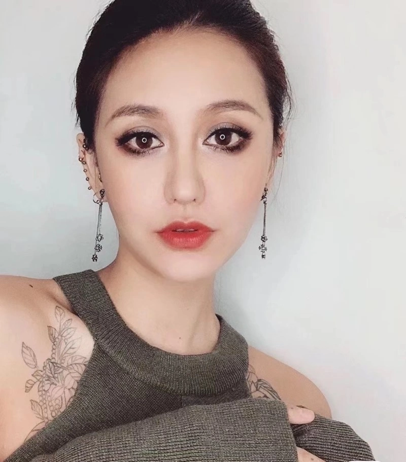 Chrome Hearts Earrings Bold 237063