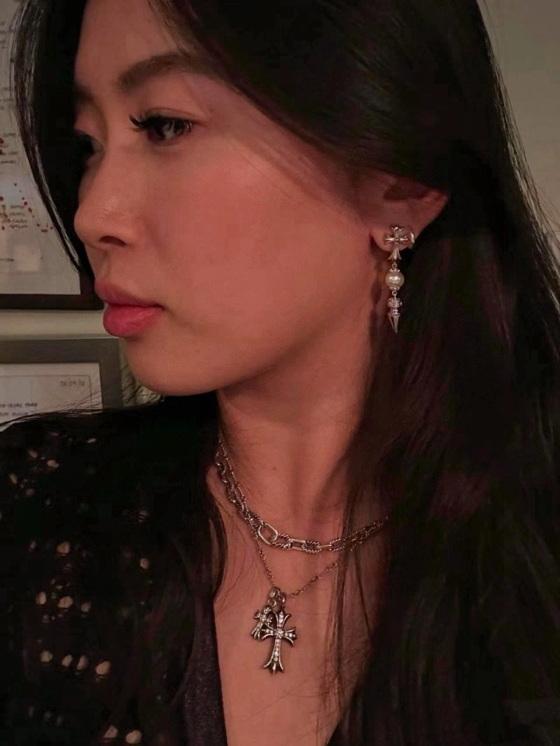 Sophisticated Chrome Hearts Earrings 237054