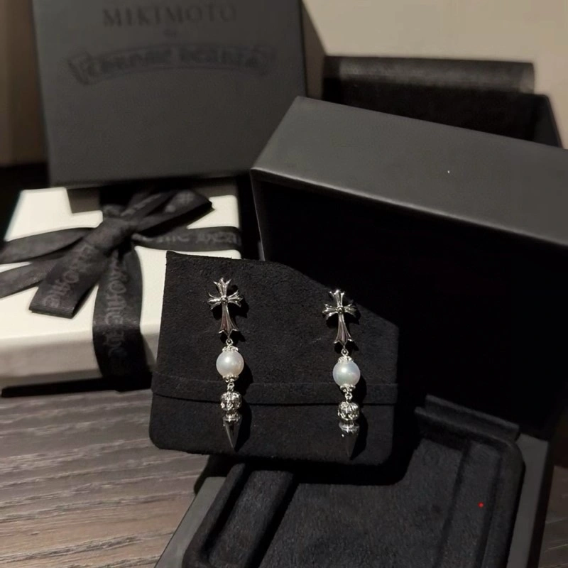 Sophisticated Chrome Hearts Earrings 237054