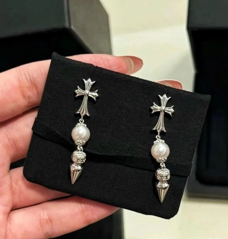 Sophisticated Chrome Hearts Earrings 237054