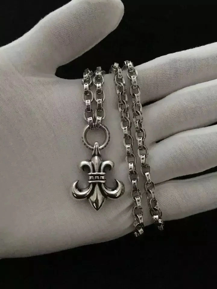 Classic Chrome Hearts Necklaces 242078