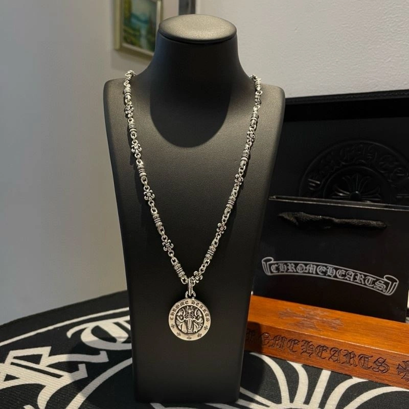 Flexible Chrome Hearts Necklaces 242075