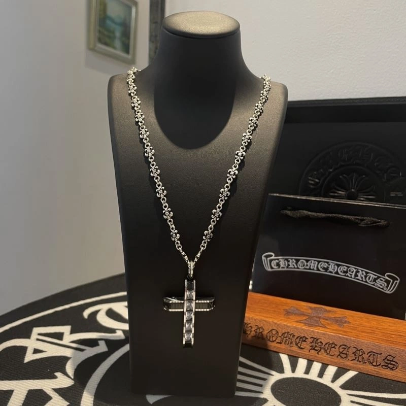 Snug Chrome Hearts Necklaces 241985